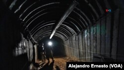 Interior del túnel de Hamás, el más largo descubierto hasta ahora por el ejército israelí.