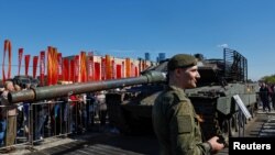 En Fotos | Moscú exhibe los equipos militares de Occidente capturados en la invasión de Ucrania