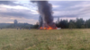 23일 러시아 서부 트베리주 쿠젠키노 인근에 추락한 여객기 잔해가 불타고 있다.