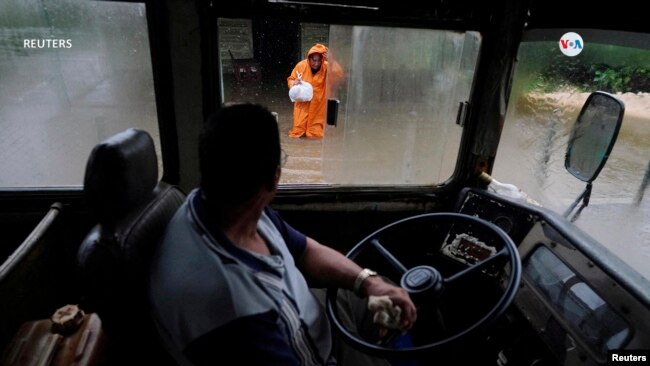 EN FOTOS- El impacto de la tormenta tropical Idalia, que llegará a EEUU como huracán categoría 3