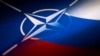 ILUSTRACIJA - Zastave NATO-a i Rusije (REUTERS/Dado Ruvic/Illustration)