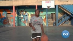 Projecto comunitário recorre ao basquetebol para manter as crianças na escola no Gana
