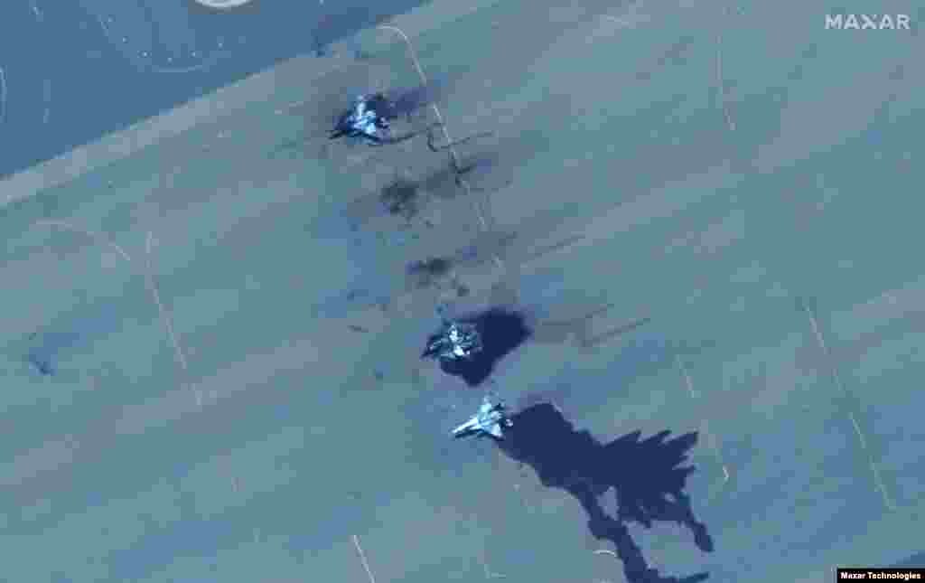 ဂြိုဟ်တုက ရိုက်ကူးထားတဲ့ ဓာတ်ပုံတပုံမှာတော့ ဆူဒန်နိုင်ငံ Merowe လေတပ်အခြေစိုက်စခန်းမှာ ရပ်ထားတဲ့ MiG-29 တိုက်လေယာဉ် ပျက်စီးနေတာ တွေ့ရပါတယ်။ (ဧပြီ ၁၈၊ ၂၀၂၃)