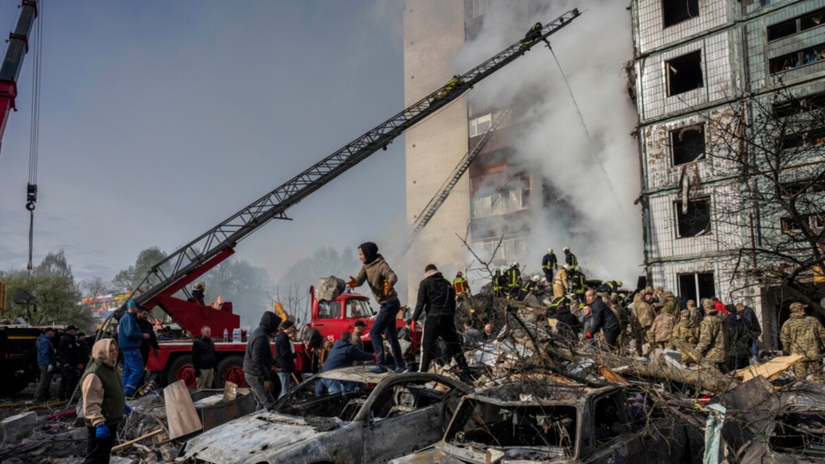 Latest in Ukraine: 'Only With Weapons We Can Stop Terror,' Zelenskyy Says - Vimarsana News