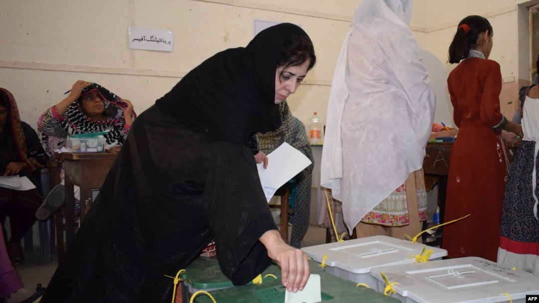 د پاکستان د پوځ مشر د 2023م کال په ختمېدو او نوي کال 2024م په پېل کېدو پېغام کې د داخلي او خارجي حوالو د اهمیت ويلي دي