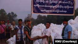 ထိုင်းအကူအညီတချို့ KNU ထိန်းချုပ်ဒေသ ကရင်မြို့နယ် ၃ ခုထံရောက်ရှိ (မတ် ၂၇၊ ၂၀၂၄)