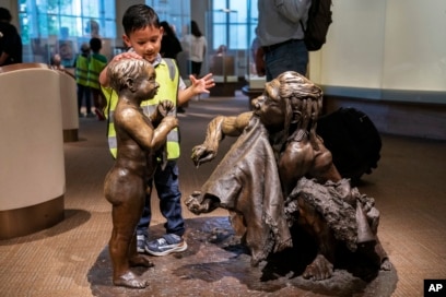 Bronze Statues  The Smithsonian Institution's Human Origins Program