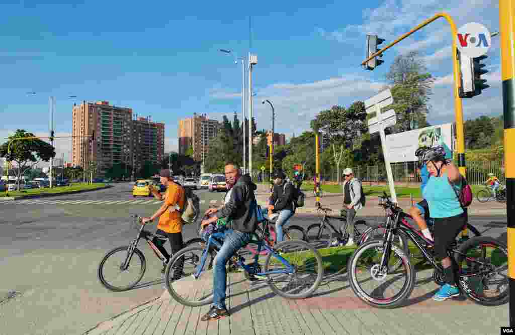 El índice Copenhagenize, que realiza una clasificación de las mejores ciudades del mundo para circular en bicicleta, en 2019 ubicó por primera vez, a la capital colombiana en el puesto 12, la mejor en la región, superando a ciudades como Barcelona y Berlín.&nbsp;