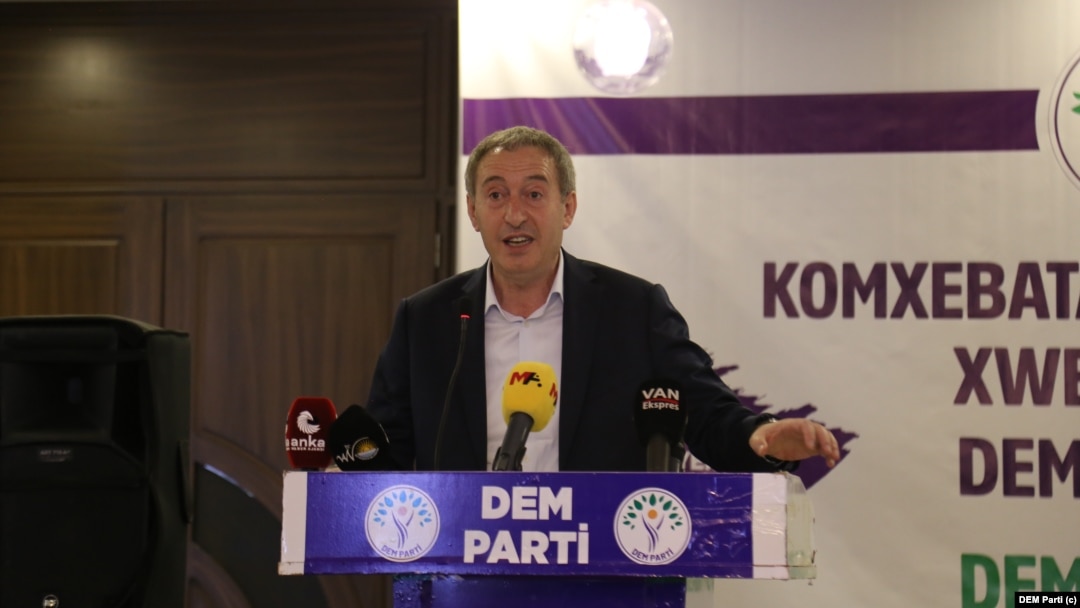 3 Ağustos 2024 - DEM Parti'nin Van'da düzenlediği Demokratik Yerel Yönetimler Çalıştayı'nda konuşan Eş Genel Başkan Tuncer Bakırhan