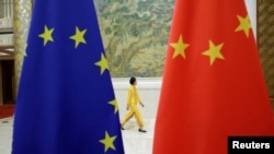 资料照片：欧盟与中国在北京举行高层经济对话。(2018年6月25日）