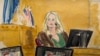 La actriz porno Stormy Daniels testifica en el juicio a Donald Trump en el tribunal penal de Manhattan, Nueva York, el 9 de mayo de 2024.