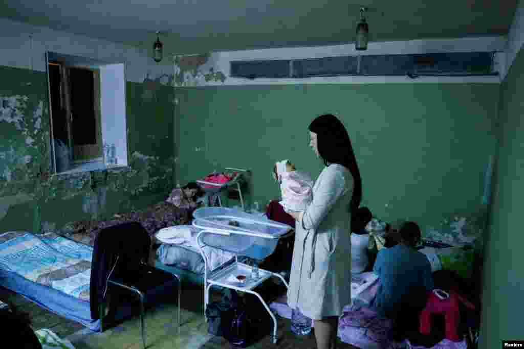 2 de marzo de 2022: Un sótano de un centro perinatal en Kiev, sirvió para que mujeres y sus hijos recién nacidos pudieran refugiarse de los ataques.
