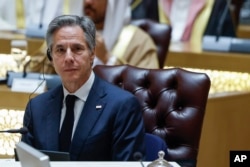 Menteri Luar Negeri AS Antony Blinken menghadiri pertemuan tingkat menteri gabungan dengan mitranya dari Saudi di Riyadh, Arab Saudi, Senin, 29 April 2024. (Foto: via AP)