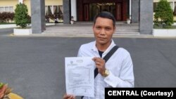 ព័ត៌មានពេលរាត្រី ២១ មិថុនា៖ អ្នកការពារ​សិទ្ធិ​កម្មករ​ថា ការកាត់ទោស​ប្រធាន​សហជីព​ជា​ការរើសអើង​សហជីព​ឯករាជ្យ