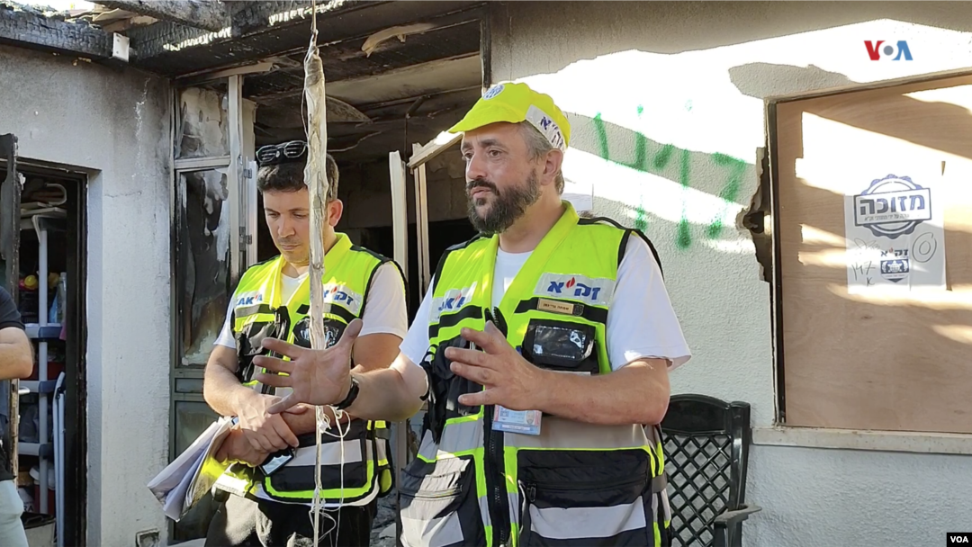 Simcha Greininan, voluntario de Zaka, uno de los servicios médicos de emergencias de Israel. [Foto: Alejandro Ernesto]