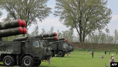 Yosh juftlik dushda jinsiy aloqada boladi Qopol onanizm porno