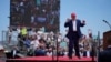 El candidato presidencial republicano Donald Trump habla en un mitin de campaña el 9 de junio de 2024 en Las Vegas, EEUU.