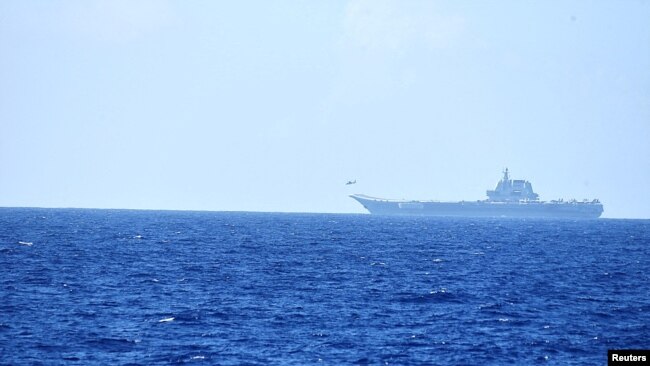 일본 오키나와현 인근 태평양 해상에 출현한 중국 항공모함 '산둥' (자료사진) <p>