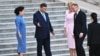资料照片: 2024年6月24日中国国家主席习近平和夫人彭丽媛抵达北京人民大会堂迎接波兰总统安德烈·杜达(右二)和夫人阿加塔·科恩豪瑟·杜达