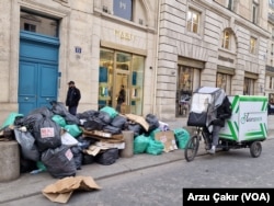 France-Paris Rubbish piles up and record number of people take to streets in protest against raising retirement age to 64
