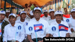 FILE - Activists and supporters of the Candlelight Party attend the party’s Extraordinary Congress in Siem Reap province, on February 11, 2023. (Ten Soksreinith/VOA Khmer)