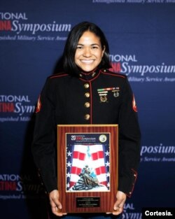 Ana Paola Rincones es integrante de la Banda de la 1ª División de Marines, en Camp Pendleton, California.