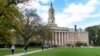 Old Main, gedung pertama di kampus Pennsylvania State University, State College, Pennsylvania, yang pembangunannya selesai tahun 1867 (foto: courtesy PSU).