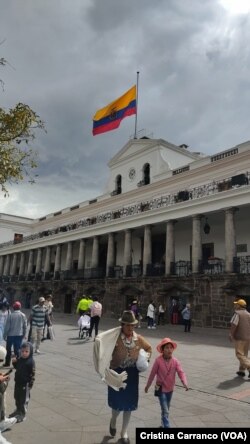 Las plazas que debían albergar espectáculos artísticos en conmemoración al Primer Grito de Independencia lucían casi vacías el 11 de agosto de 2023.