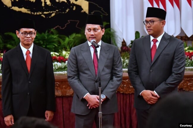 Ketiga wakil menteri yang dilantik Kamis(18/7) mengaku akan bekerja intensif di sisa masa pemerintahan Jokowi-Ma’ruf yang tinggal tiga bulan lagi. (biro Setpres)