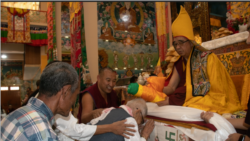 རྒྱ་གར་ལྷོ་ཕྱོགས་སེར་བྱེས་གྲྭ་ཚང་དུ་སེར་ར་ཕུར་མཇལ་ཆེན་མོ་གནང་བ། 