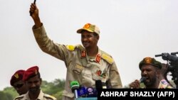 Depuis une semaine, le général Daglo s'est rendu en Ouganda, en Éthiopie et à Djibouti, ses premiers déplacements officiels à l'étranger depuis le début du conflit mi-avril.