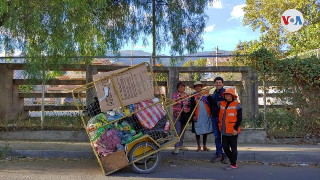 Una jornada de recogida de basura de las ecorrecolectoras. [Foto cortesía de la Asociación de Ecorrecolectoras de Bolivia]