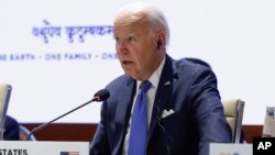 ভারতের নয়াদিল্লিতে জি-২০ শীর্ষ সম্মেলনে গ্লোবাল ইনফ্রাস্ট্রাকচার অ্যান্ড ইনভেস্টমেন্ট শীর্ষক ইভেন্টে ভাষণ দিচ্ছেন যুক্তরাষ্ট্রের প্রেসিডেন্ট জো বাইডেন । ৯ সেপ্টেম্বর, ২০২৩। 