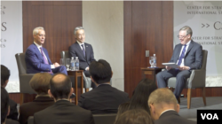 8일 워싱턴의 전략국제문제연구소(CSIS)가 미일 정상회담 전망을 주제로 주최한 대담에 람 이매뉴얼 주일 미국대사(왼쪽부터)와 야마다 시게오 주미 일본대사가 참석했다.