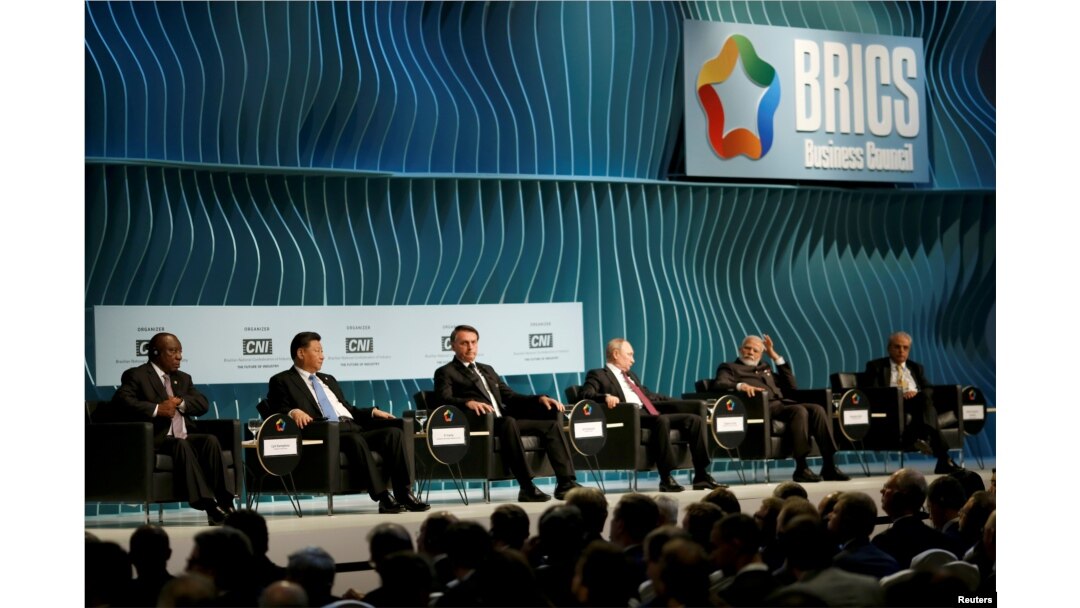 Presiden Afrika Selatan Cyril Ramaphosa, Presiden China Xi Jinping, Presiden Brasil Jair Bolsonaro, Presiden Rusia Vladimir putin dan Perdana Menteri India Narendra Modi menghadiri KTT BRICS di Brasilia, Brazil, 13 November 2019. (Foto: REUTERS/Ueslei Marcelino)