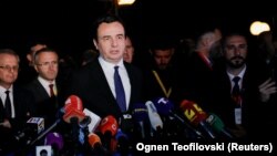 Premijer Kosova Aljbin Kurti rekao je da će pitanje nestalih osoba biti jedna od tema razgovora sa predsednikom Srbije Aleksandrom Vučićem 2. maja u Briselu.