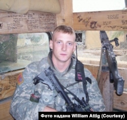 Вільям Аттіг у 2006-2009 рр. проходив службу в Іраку, а після повернення заснував Раду Спілок Ветеранів у США (Union Veteran Council)