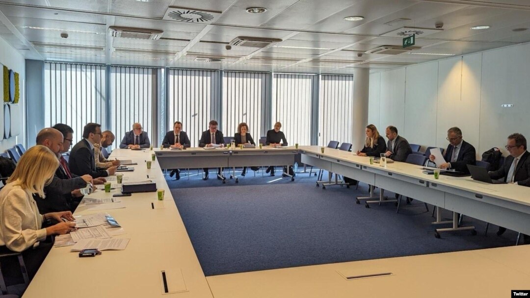 Razgovori delegacija Beograda i Prištine, predvođenih Petrom Petkovićem i Besimom Besljimijem, u Briselu 25. marta 2024, uz posredovanje specijalnog izaslanika za dijalog Miroslava Lajčaka (Foto: X/MiroslavLajcak)