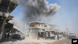 Smoke rises following Israeli bombardments in Khan Younis, Gaza Strip, July 22, 2024. 