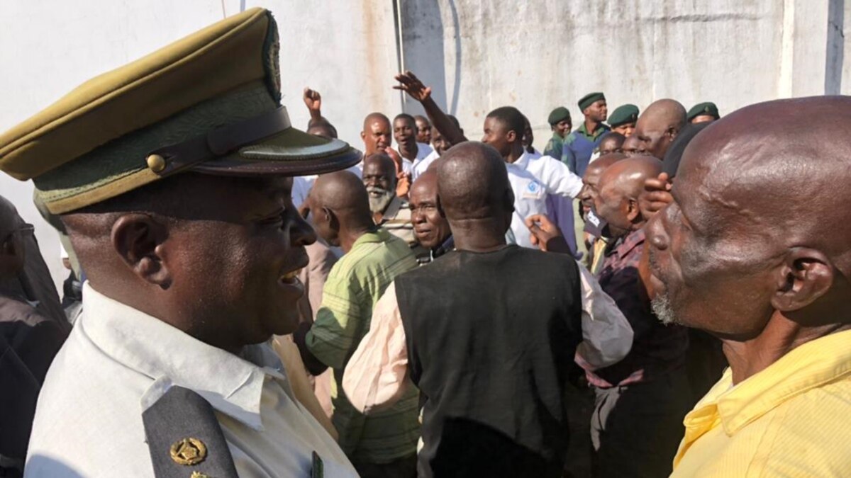 Zimbabwe Releases Prisoners In Amnesty, Reducing Overcrowding