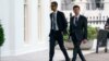 El CEO de Alphabet, Sundar Pichai, a la izquierda, y el CEO de OpenAI, Sam Altman, llegan a la Casa Blanca para una reunión con la vicepresidenta Kamala Harris sobre inteligencia artificial, el 4 de mayo de 2023 en Washington.