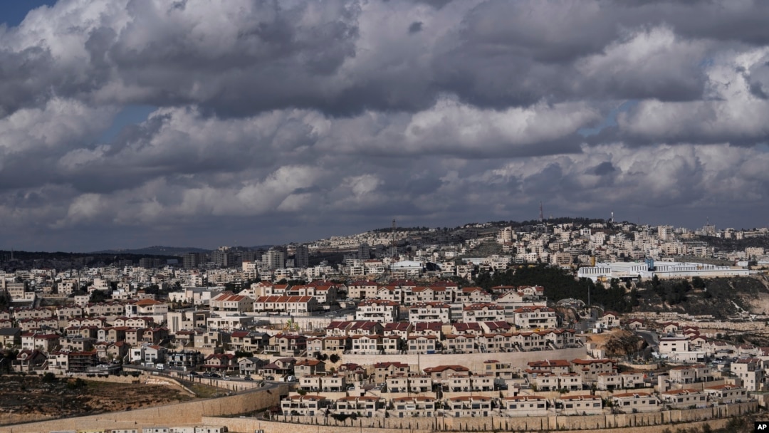 Pemandangan dari permukiman Yahudi di wilayah Tepi Barat di area Efrat, dalam foto yang diambil pada 30 Januari 2023. (Foto: AP/Mahmoud Illean)