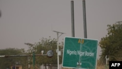 Vue générale de la frontière Niger-Nigeria fermée à Jibia le 17 février 2024.