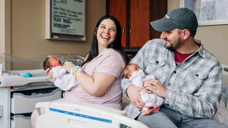 Une Américaine donne naissance à des bébés via deux utérus différents