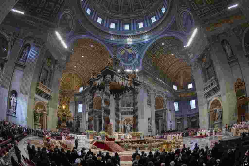 Pope Francis arrives to preside over a solemn Mass on the occasion of the 57th World Day of Peace on the theme: &quot;Artificial intelligence and peace&quot; in St. Peter&#39;s Basilica at The Vatican.