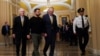 Зеленський сказав сенаторам, що у разі “якщо він отримає допомогу – він зможе виграти цю війну”. Фото: Reuters