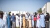 Des électeurs mauritaniens devant un bureau de vote à Nouakchott le 13 mai 2023, lors des premières élections législatives et locales depuis l'arrivée au pouvoir en 2019 du président Mohamed Ould Cheikh El Ghazouani. (Photo de MED LEMINE RAJEL / AFP).