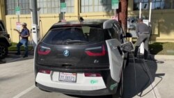 Latinos promueven en California el uso de autos eléctricos