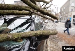 Freezing rain and winds toppled trees in Montreal, Quebec, Canada April 6, 2023.
