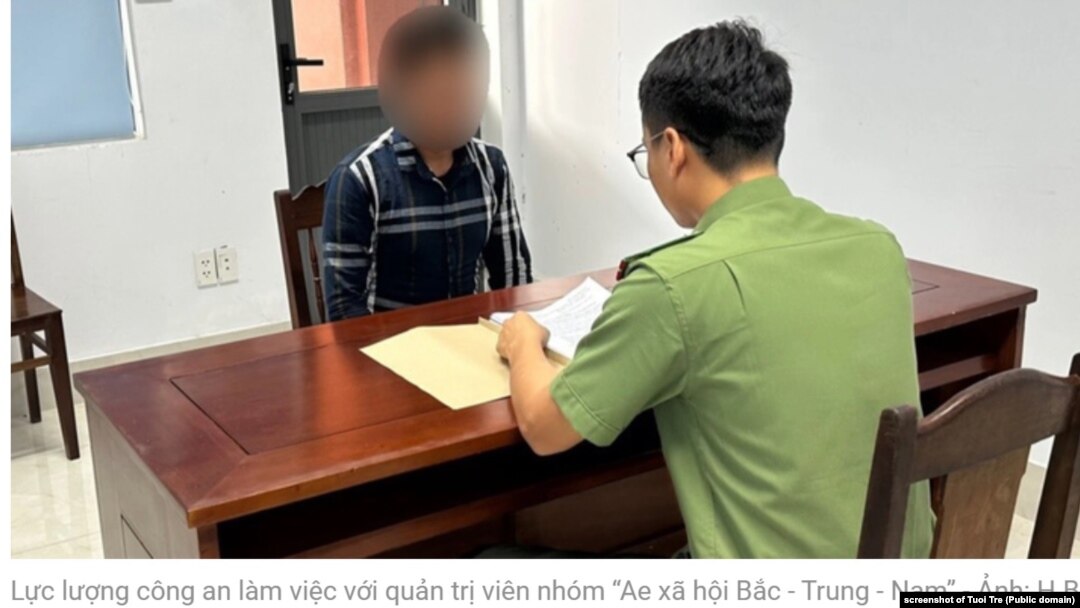 Công an Đà Nẵng phạt một người đàn ông là quản trị viên nhóm "Ae xã hội Bắc-Trung-Nam" trên Facebook, 30/10/2023.